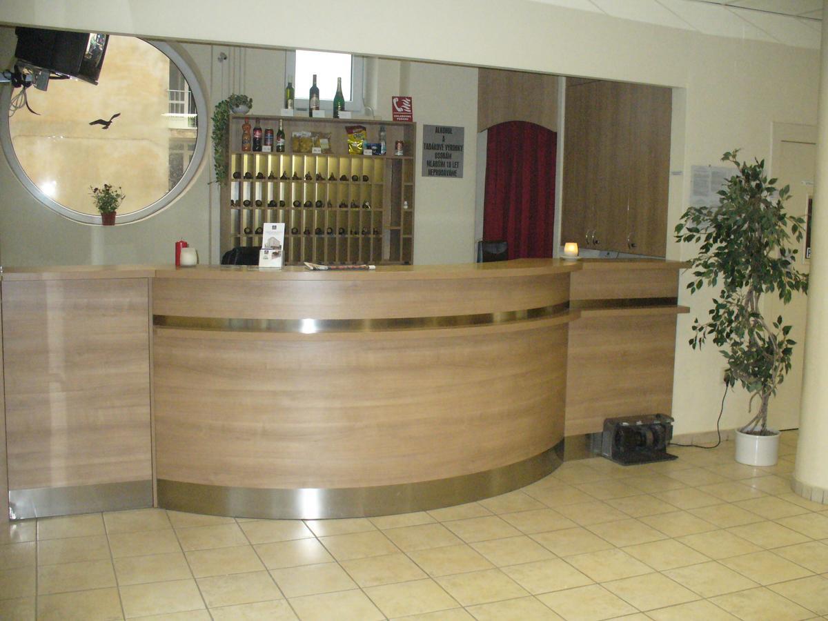 Hotel Morava Uherské Hradiště Kültér fotó